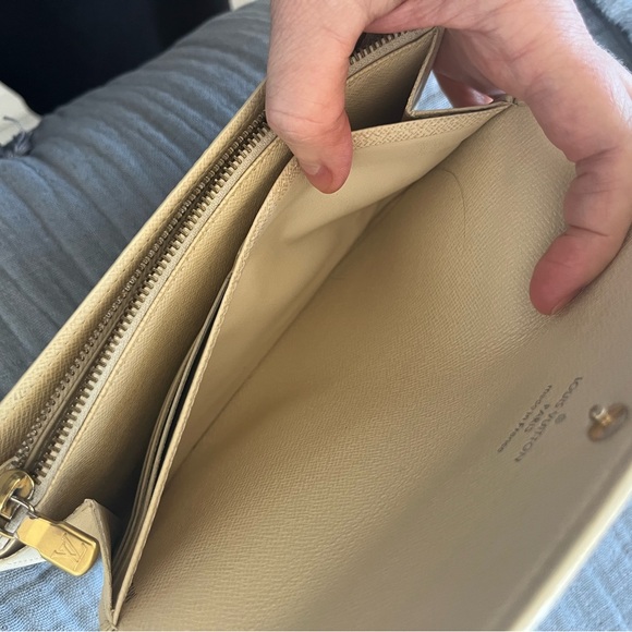 Louis Vuitton Sarah Azur Wallet - Picture 8 of 15